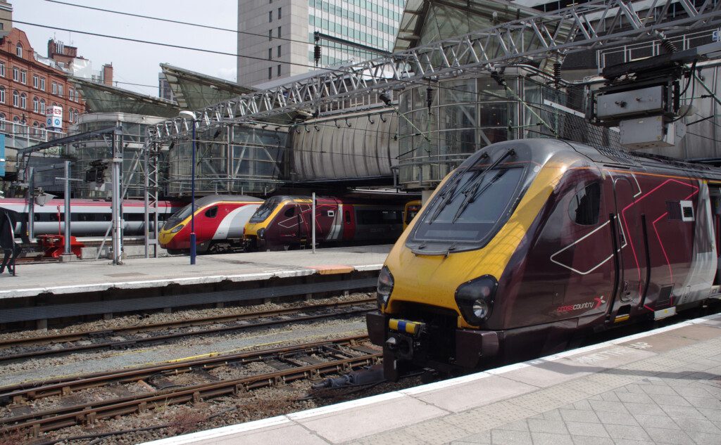 Birmingham New Street railway station MMB 11 390016 220014 221133