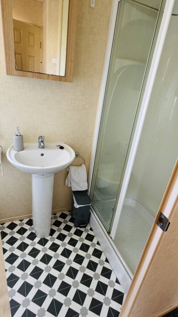 3f5003d8 b4c7 4c4f 8aa4 fbaa2cffc844.jpg